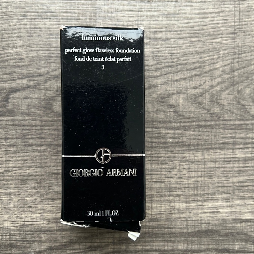 Giorgio armani 3 luminous silk foundation
